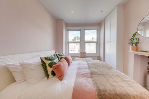 86a Elsinore Road, London, SE23 2SN