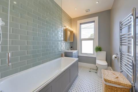 86a Elsinore Road, London, SE23 2SN