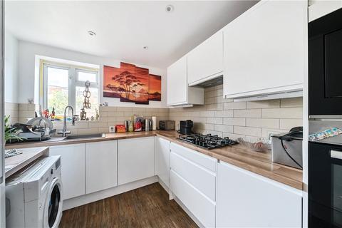 3 bedroom terraced house for sale, Marten Road, London