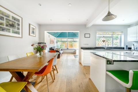 60 Avenue Road, Cranleigh, GU6 7LJ