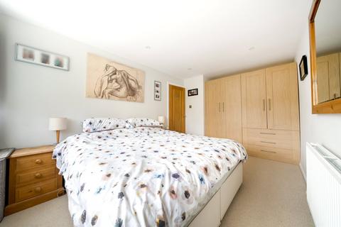60 Avenue Road, Cranleigh, GU6 7LJ