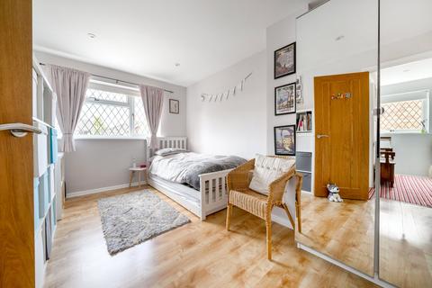 60 Avenue Road, Cranleigh, GU6 7LJ