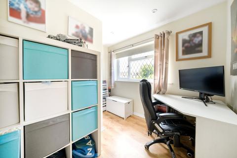 60 Avenue Road, Cranleigh, GU6 7LJ