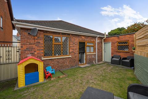 2 bedroom bungalow for sale, 39 CRADLEY ROAD, DUDLEY