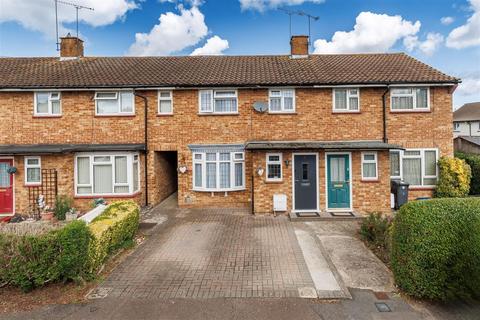 4 Pakes Way, Theydon Bois, Epping, CM16 7NA