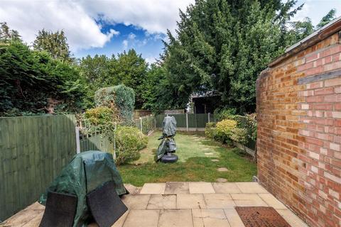 4 Pakes Way, Theydon Bois, Epping, CM16 7NA