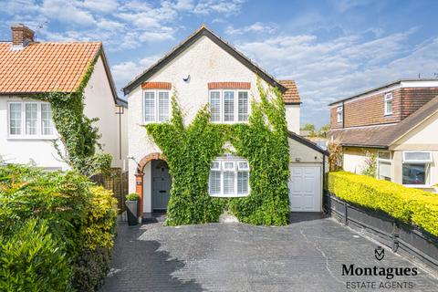 4 bedroom detached house for sale, Queens Road, North Weald, CM16