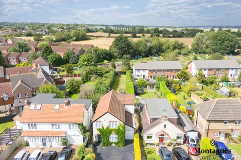 4 bedroom detached house for sale, Queens Road, North Weald, CM16