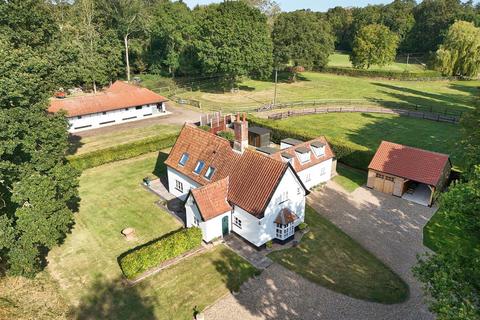 4 bedroom equestrian property for sale, Wattlefield Road, Wymondham NR18