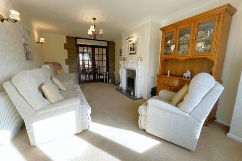 30 Abbey Way, Dunscroft, Doncaster, DN7 4LD