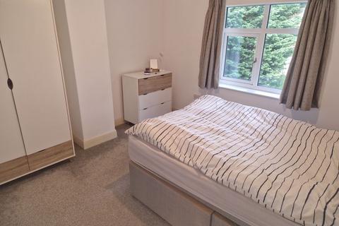50 Headingley Mount, Leeds, LS6 3EW