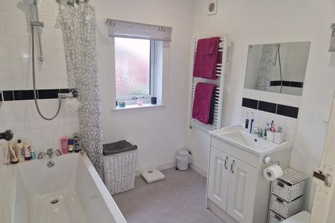 50 Headingley Mount, Leeds, LS6 3EW