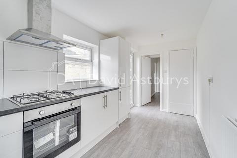 2 bedroom terraced house to rent, Moselle Avenue, Wood Green, London