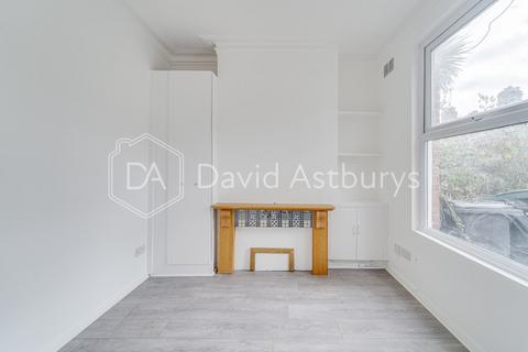 2 bedroom terraced house to rent, Moselle Avenue, Wood Green, London