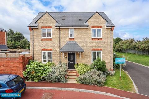 3 bedroom detached house for sale, FOLLET CLOSE