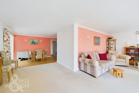 3 bedroom detached bungalow for sale, Snow Street, Roydon, Diss