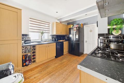 2 bedroom semi-detached bungalow for sale, South Hill Road, Thorpe St Andrew, Norwich