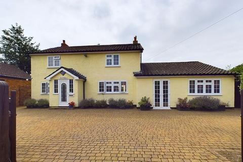 4 bedroom cottage for sale, The Green, Mareham Le Fen