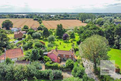 4 bedroom detached house for sale, Pockthorpe Loke, Norwich NR12