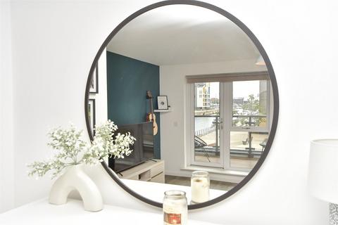 1 bedroom flat for sale, Augustus Way, St. Mary's Island, Chatham, Kent