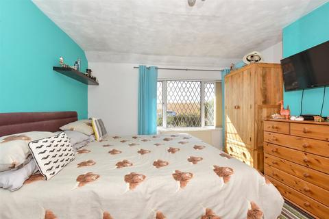 4 bedroom semi-detached house for sale, Listways Cottages, Aylesham, Canterbury, Kent