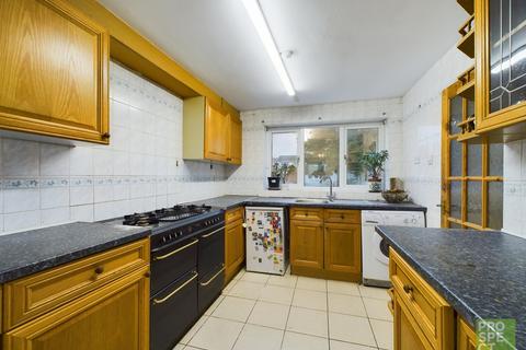 24 Ashbourne, Bracknell, RG12 8SG