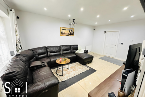 3 bedroom end of terrace house for sale, Autumn Way, West Drayton, UB7