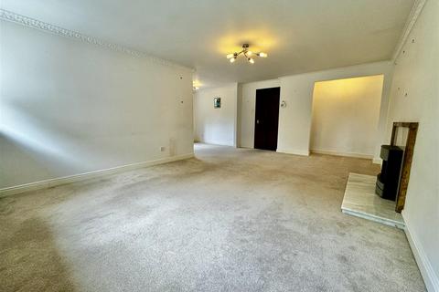 2 bedroom flat for sale, Grange Park, Skircoat Green, Halifax