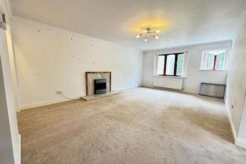 2 bedroom flat for sale, Grange Park, Skircoat Green, Halifax