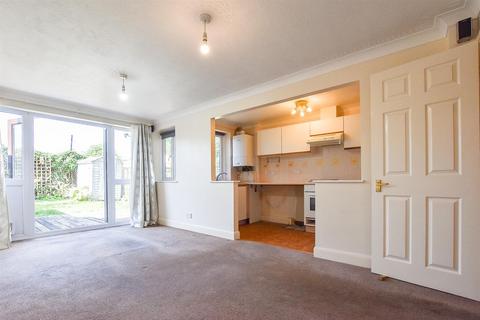 33 Semple Gardens, Chatham, ME4 6QD