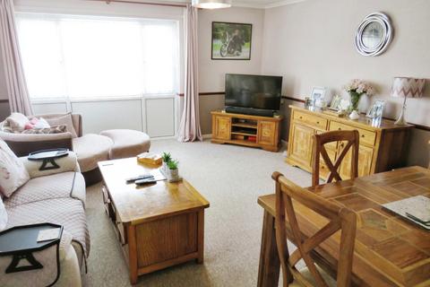 2 bedroom detached bungalow for sale, Walnut Close, Foulden IP26