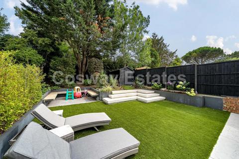 64 Farm Road, Edgware, HA8 9LT