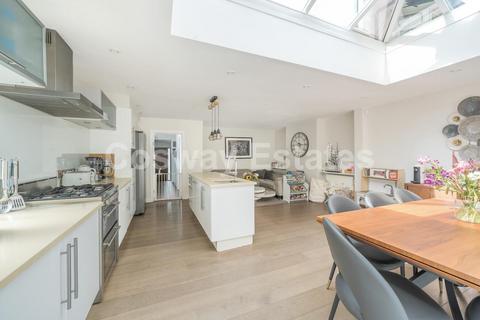 64 Farm Road, Edgware, HA8 9LT