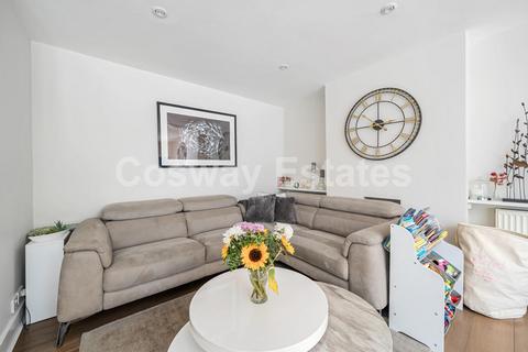 64 Farm Road, Edgware, HA8 9LT