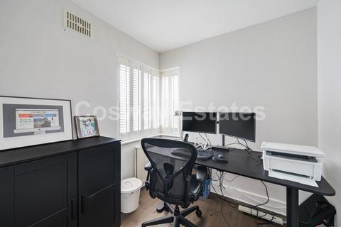 64 Farm Road, Edgware, HA8 9LT