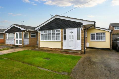 2 bedroom bungalow for sale, Marine Avenue, Canvey Island SS8