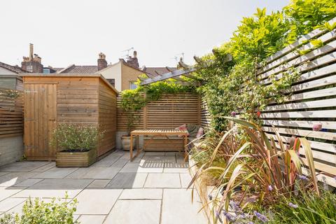10 Daisy Road, Bristol, BS5 6JS
