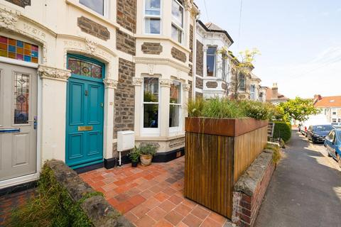 10 Daisy Road, Bristol, BS5 6JS