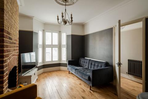 4 bedroom terraced house for sale, Cary Road, London E11