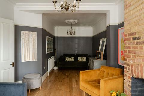 29 Cary Road, London, E11 3LG