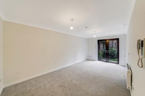 1 bedroom retirement property for sale, Vienna Close, Ilford IG5