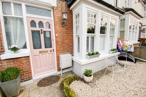 4 bedroom terraced house for sale, York Road, Rochester, Kent