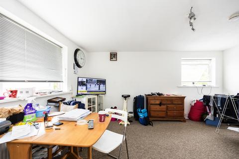 2 bedroom flat for sale, Huxley Close, Northolt UB5