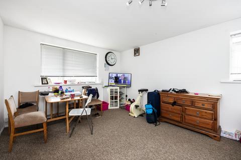 2 bedroom flat for sale, Huxley Close, Northolt UB5