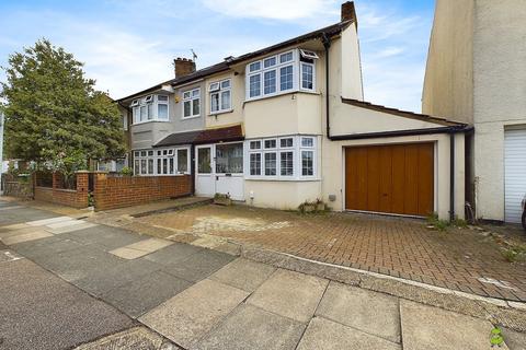 4 bedroom end of terrace house for sale, Church Road, Bexleyheath, Kent, DA7