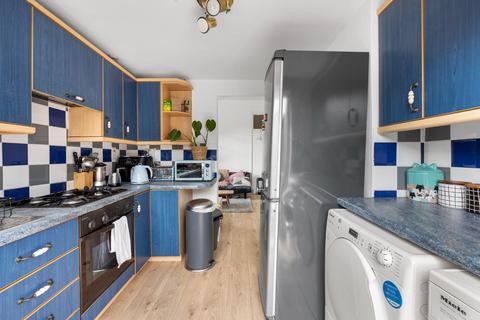 2 bedroom flat for sale, Nightingale Road, London, E5