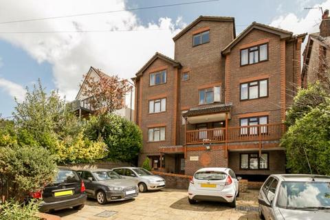 2 bedroom flat for sale, Croydon Road, Caterham, CR3