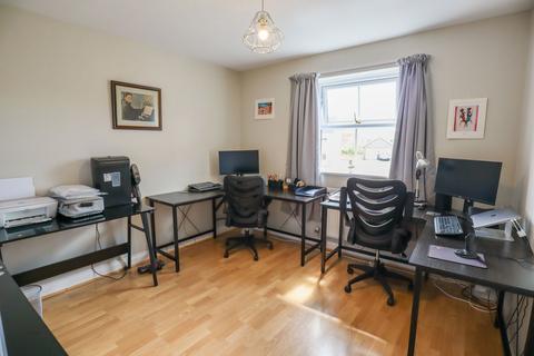 24 Amberley Close, Calne, SN11 9UP