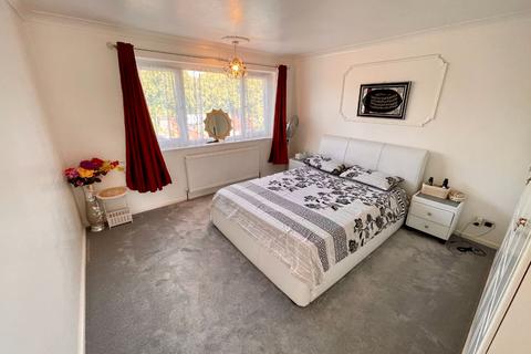 7 Broughton Avenue, Luton, LU3 2AR
