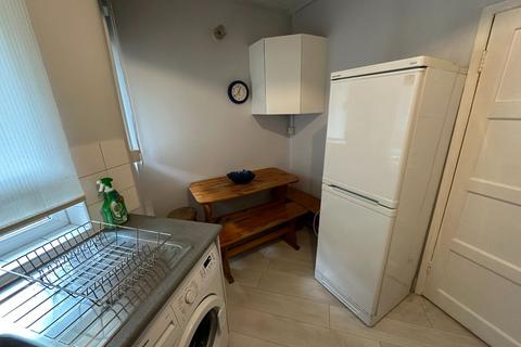 2 bedroom apartment to rent, St. Margarets Lodge, Castle Close - W3